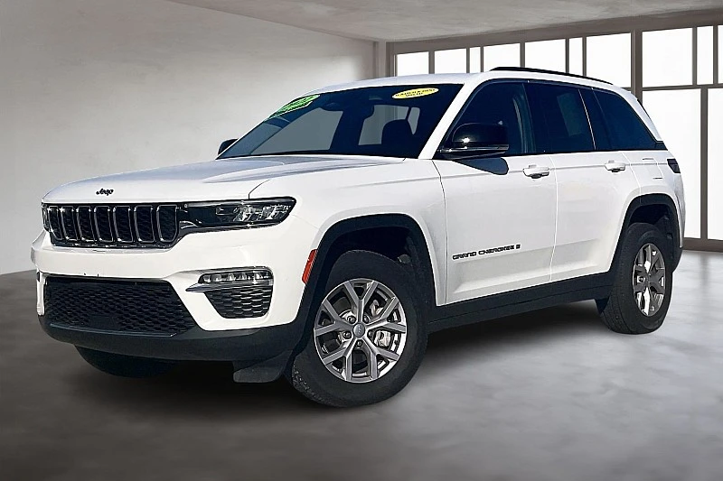2022 Jeep Grand Cherokee Limited photo 2