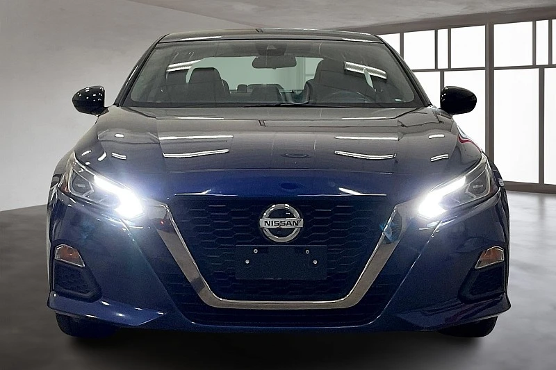 2022 Nissan Altima 2.5 SR photo 2