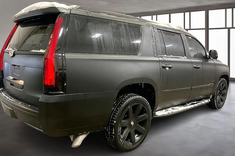 2020 Cadillac Escalade ESV Luxury photo 2