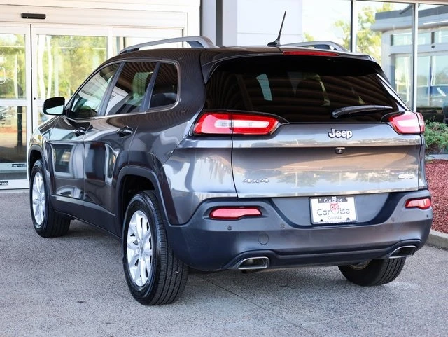 2016 Jeep Cherokee Latitude photo 3
