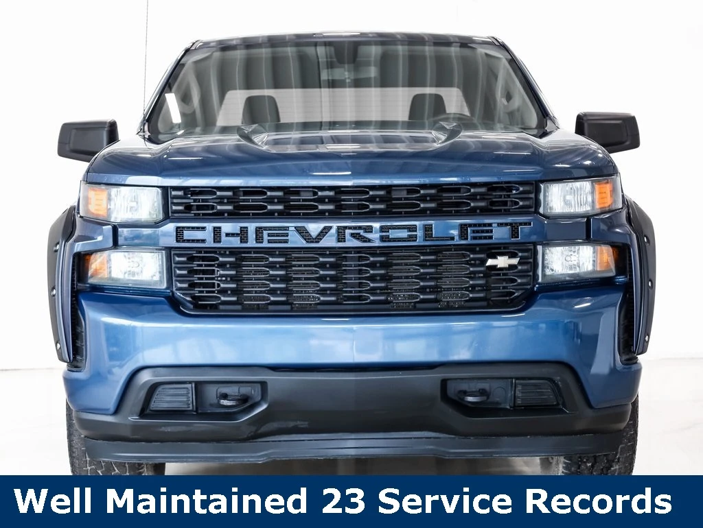 2019 Chevrolet Silverado 1500 Custom photo 2