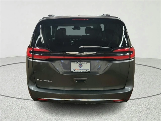 2021 Chrysler Pacifica Touring photo 3