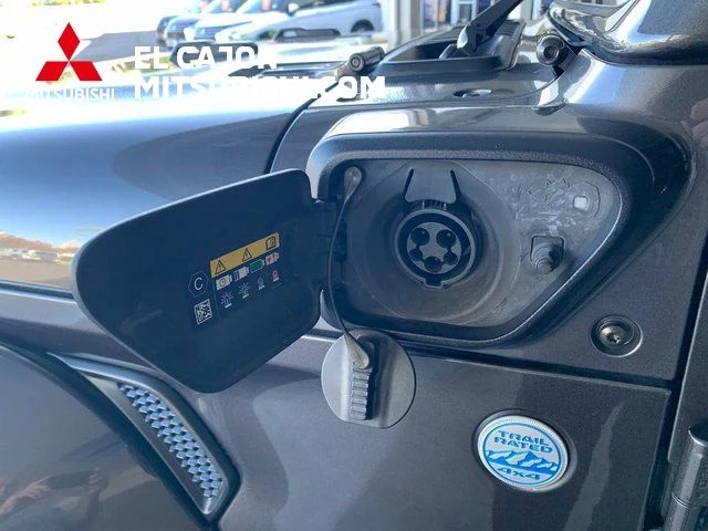 2021 Jeep Wrangler Unlimited Sahara 4XE - Photo 7