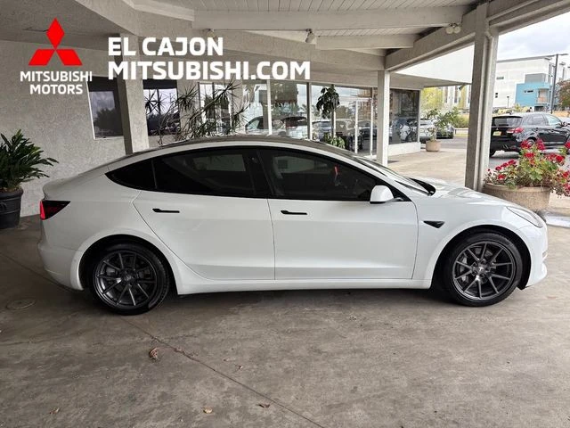 2021 Tesla Model 3 Standard Range Plus's photo