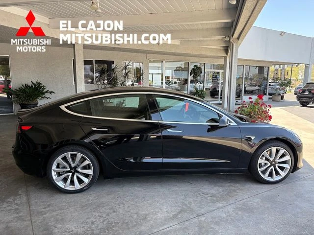 2019 Tesla Model 3 Standard Range Plus's photo