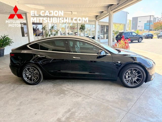 2019 Tesla Model 3 Standard Range Plus's photo