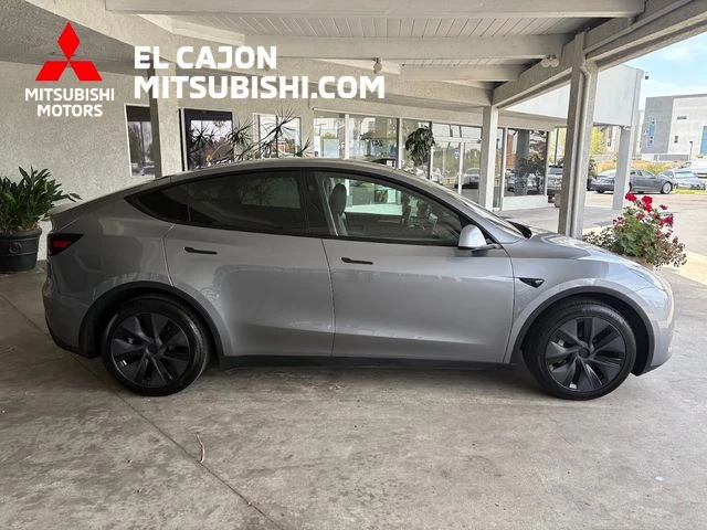 2025 Tesla Model Y Long Range Rear Wheel Drive's photo