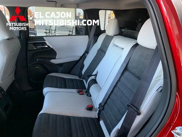 2026 Mitsubishi Outlander SE - Photo 11