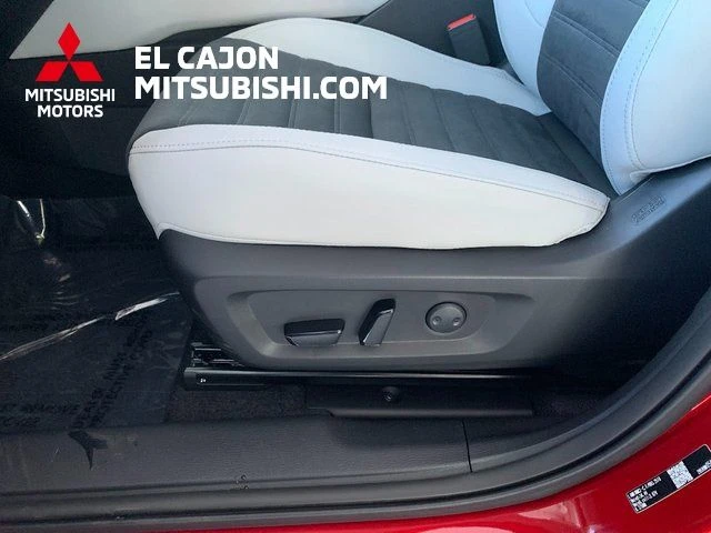 2026 Mitsubishi Outlander SE - Photo 9