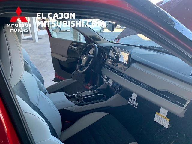 2026 Mitsubishi Outlander SE - Photo 21