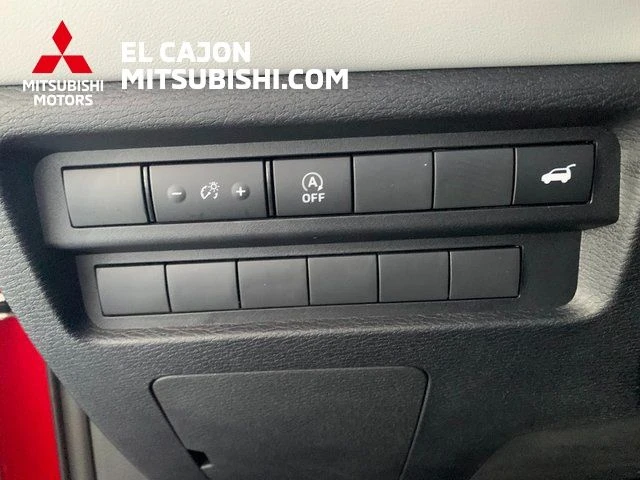 2026 Mitsubishi Outlander SE - Photo 18