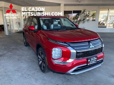 2026 Mitsubishi Outlander SE's photo