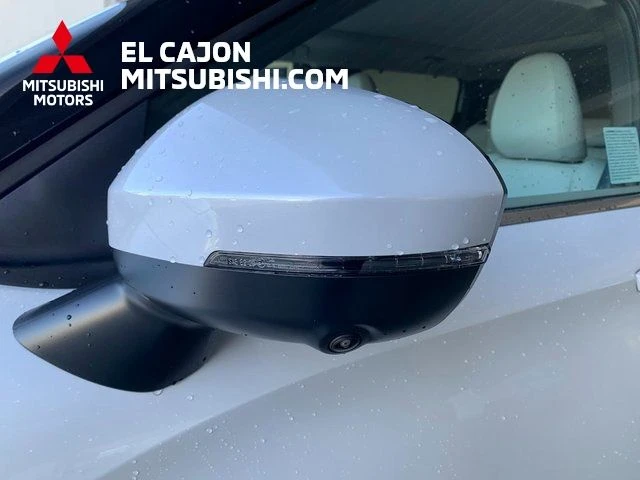 2026 Mitsubishi Outlander SEL - Photo 9