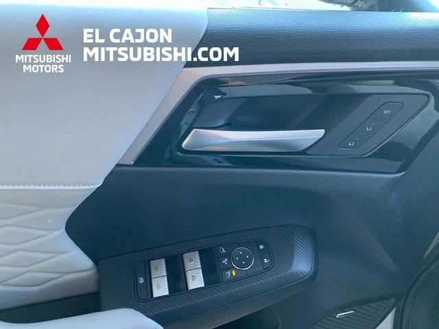 2026 Mitsubishi Outlander SEL - Photo 10