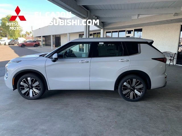 2026 Mitsubishi Outlander SEL - Photo 6