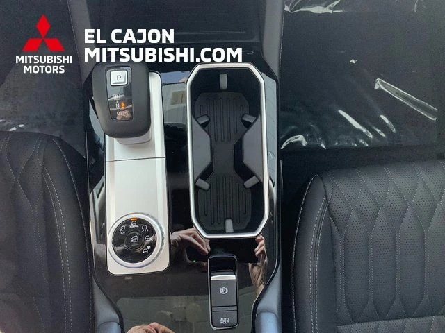 2026 Mitsubishi Outlander SEL - Photo 19
