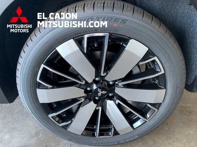 2026 Mitsubishi Outlander SEL - Photo 5