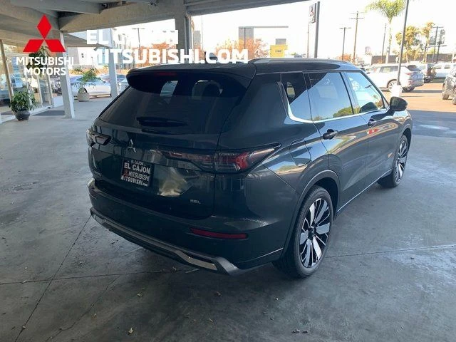 2026 Mitsubishi Outlander SEL - Photo 2