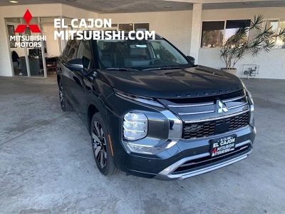 2026 Mitsubishi Outlander SEL's photo