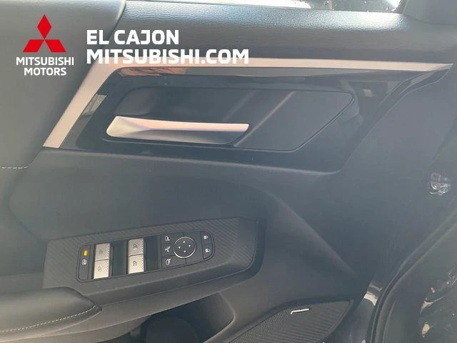 2026 Mitsubishi Outlander SE - Photo 9
