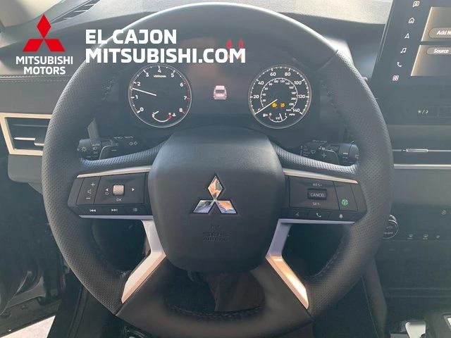2026 Mitsubishi Outlander SE - Photo 12