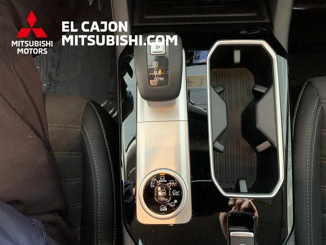 2026 Mitsubishi Outlander SE - Photo 14