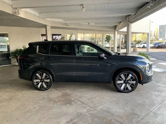 2026 Mitsubishi Outlander SE S-AWC's photo