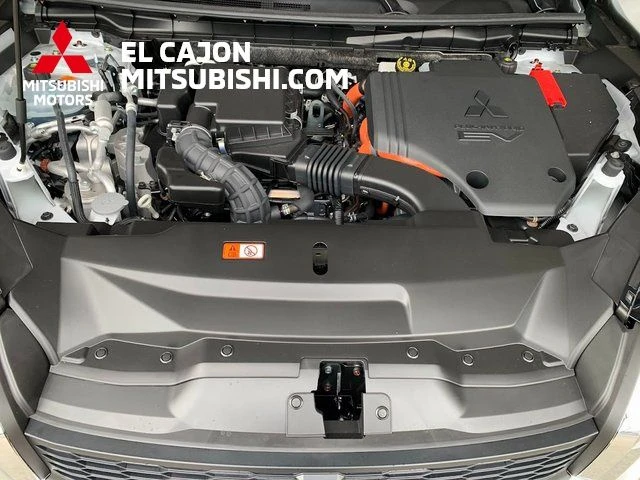 2025 Mitsubishi Outlander Plug-in Hybrid SE - Photo 23