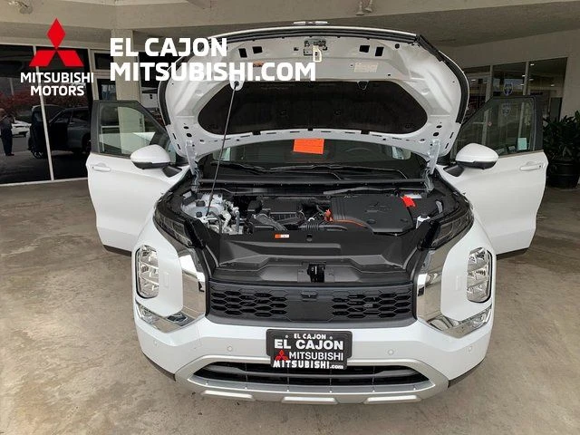 2025 Mitsubishi Outlander Plug-in Hybrid SE - Photo 25