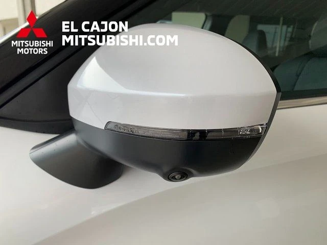 2025 Mitsubishi Outlander Plug-in Hybrid SE - Photo 7