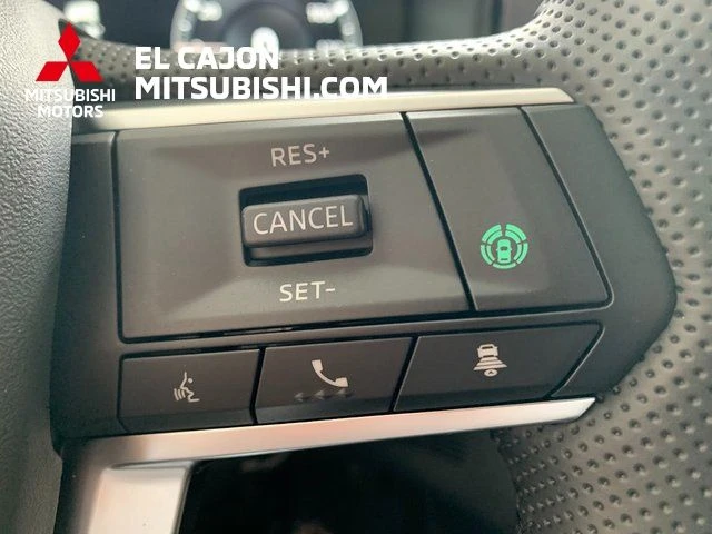 2025 Mitsubishi Outlander Plug-in Hybrid SE - Photo 21