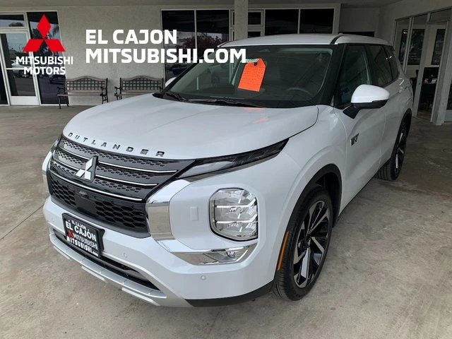 2025 Mitsubishi Outlander Plug-in Hybrid SE - Photo 8