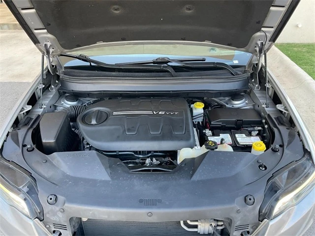 2021 Jeep Cherokee Latitude Lux photo 4