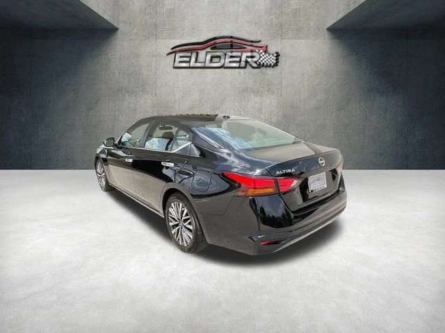 Elder Mitsubishi