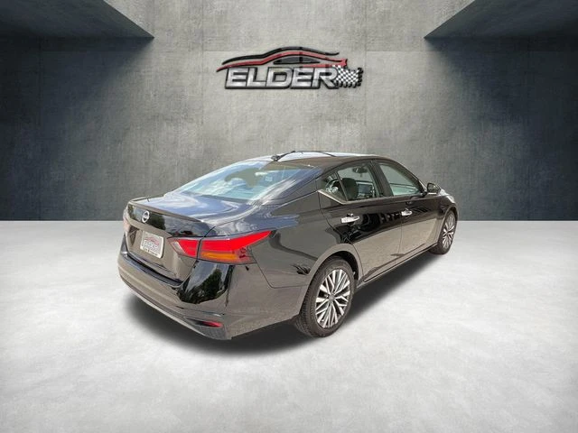 Elder Mitsubishi