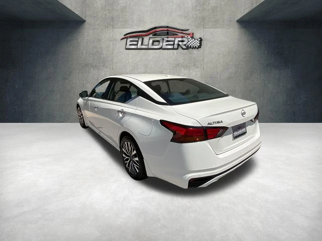 Elder Mitsubishi