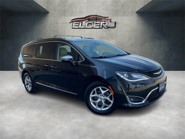 2020 Chrysler Pacifica Limited photo 3