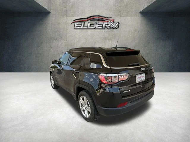 Elder Mitsubishi
