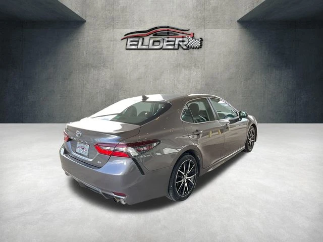 Elder Mitsubishi