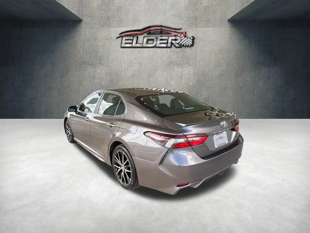 Elder Mitsubishi