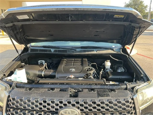 2018 Toyota Tundra SR5 photo 2