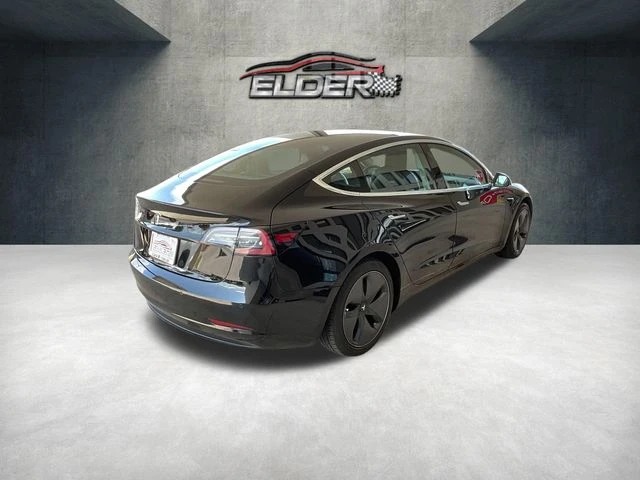 Elder Mitsubishi