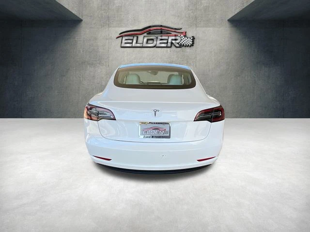 Elder Mitsubishi