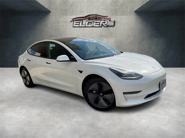 2021 Tesla Model 3 Standard Range Plus photo 2