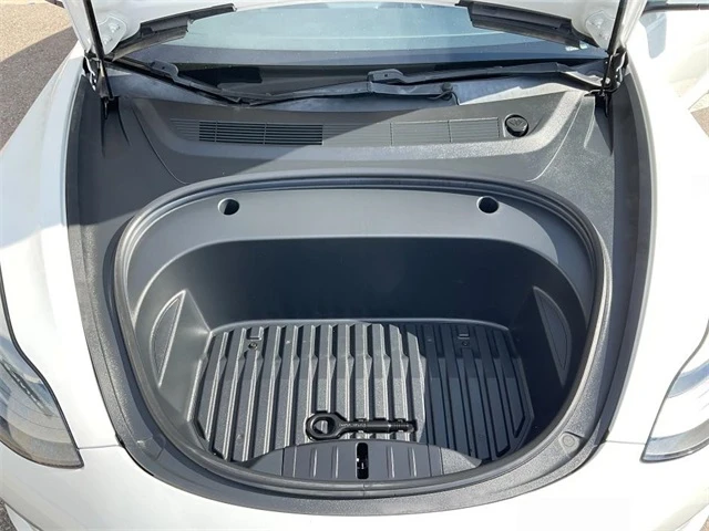 2021 Tesla Model 3 Standard Range Plus photo 3