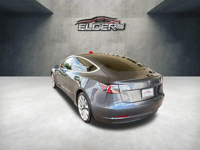 Elder Mitsubishi