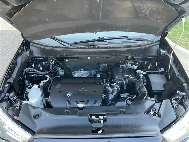 2018 Mitsubishi Outlander Sport ES photo 2