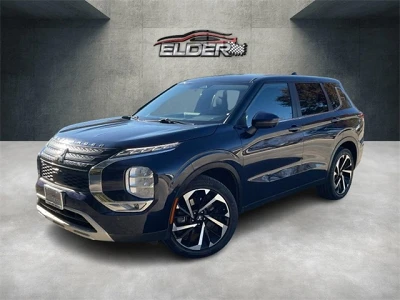 2022 Mitsubishi Outlander SE's photo