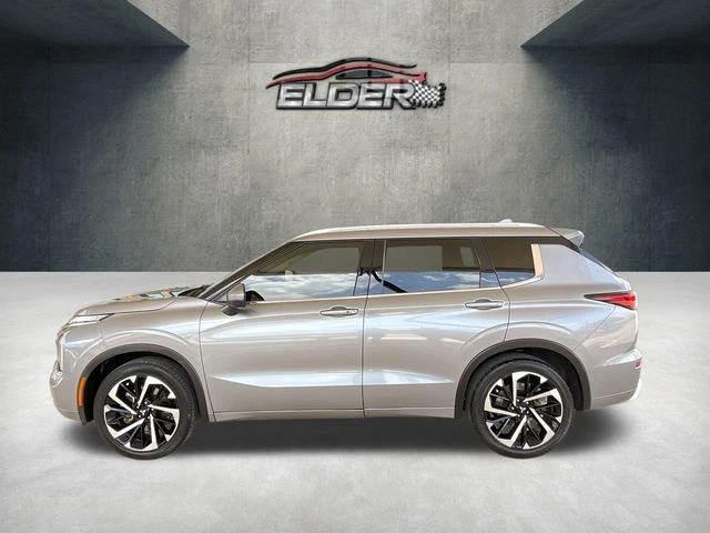 2022 Mitsubishi Outlander SEL Special Edition 2WD's photo