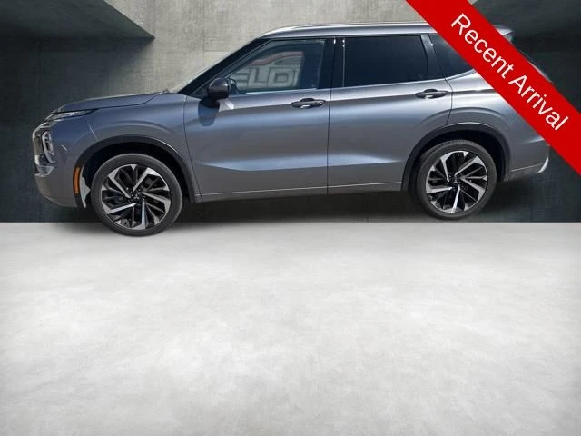 2022 Mitsubishi Outlander SEL S-AWC's photo